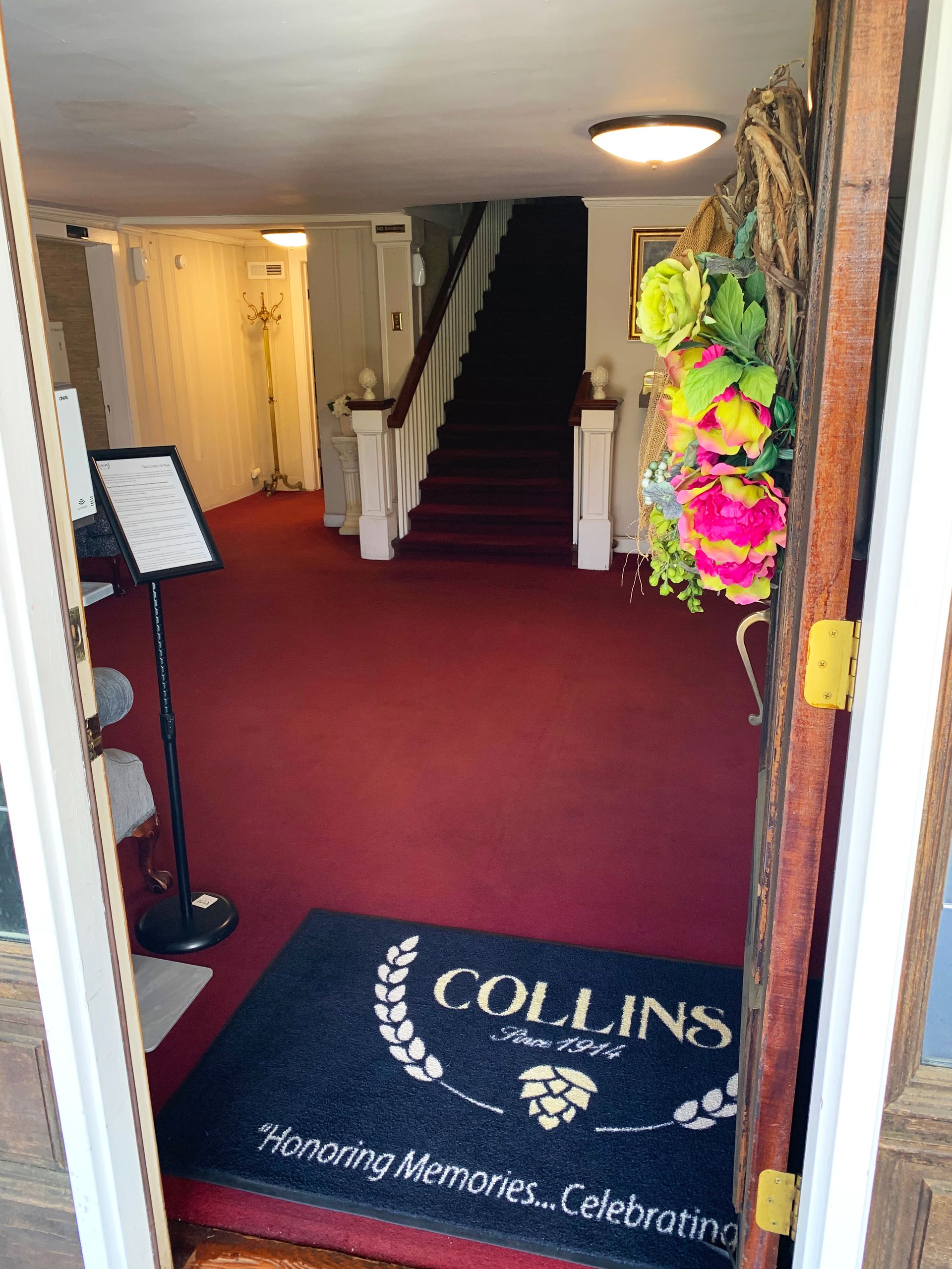 Newcomb Collins Funeral Home - 1vipk6p