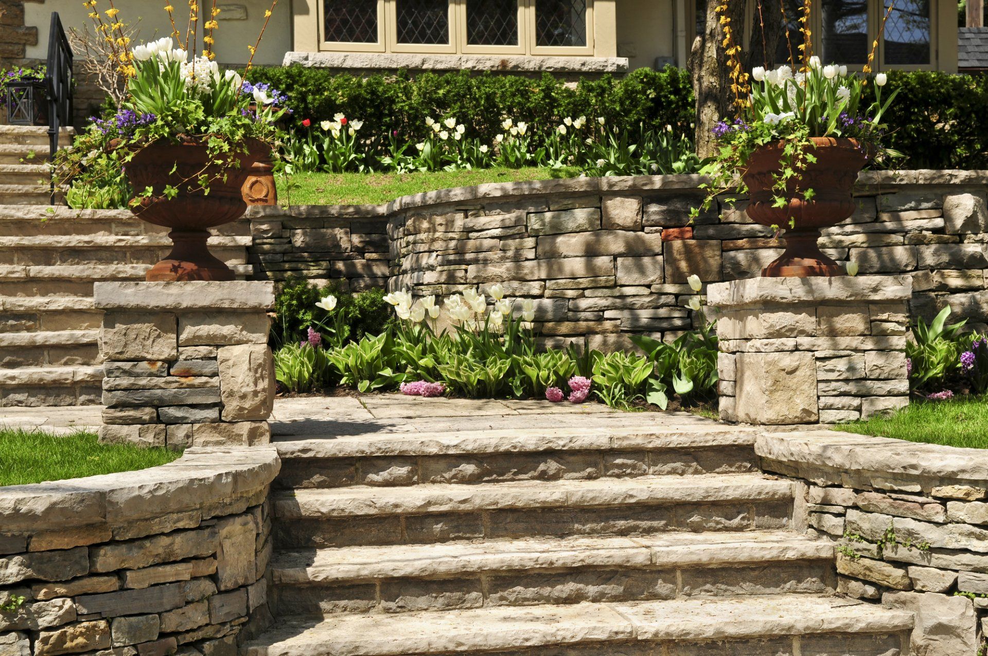 Hardscapes in Saugus, MA | Top Notch Services Inc. Hardscapes in Saugus, MA | Top Notch Services Inc.