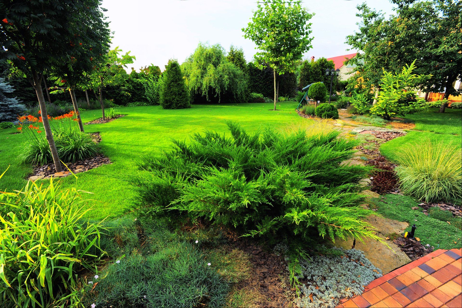 Landscaping in Saugus, MA | Top Notch Services Inc. Landscaping in Saugus, MA | Top Notch Services Inc.