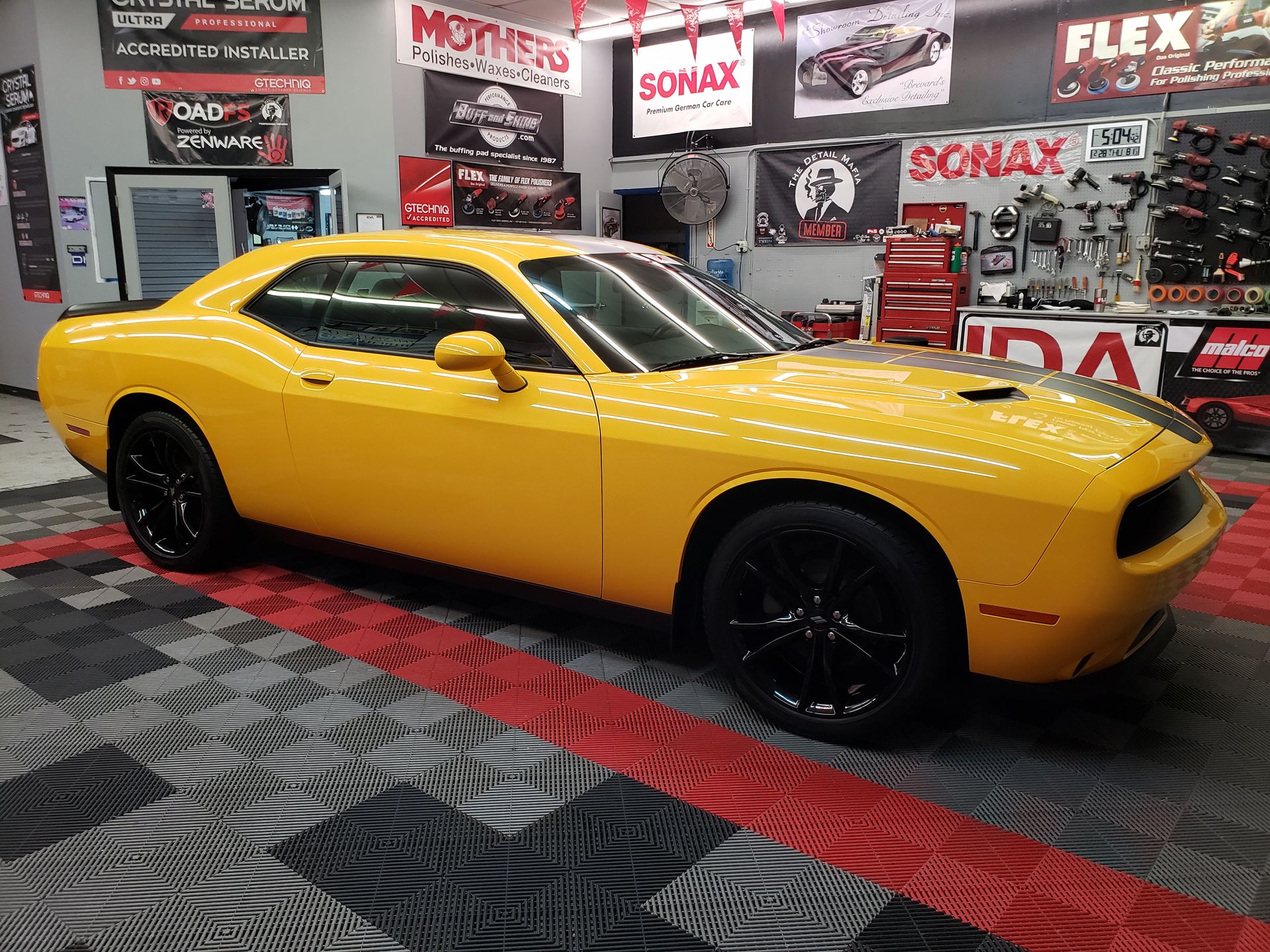 Professional Ceramic Coating vs. DIY Ceramic Coating