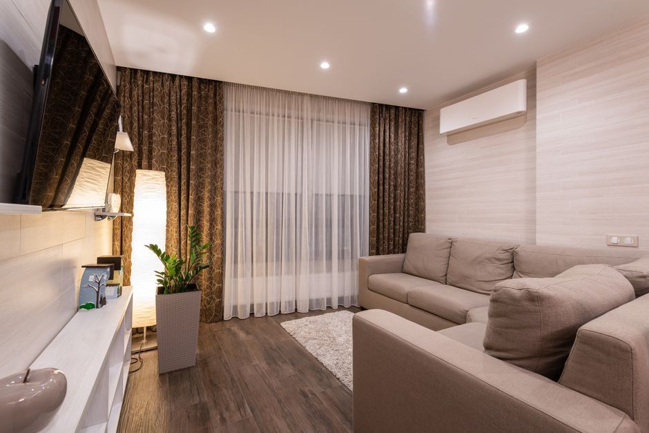 Schone gordijnen in een lichte woonkamer