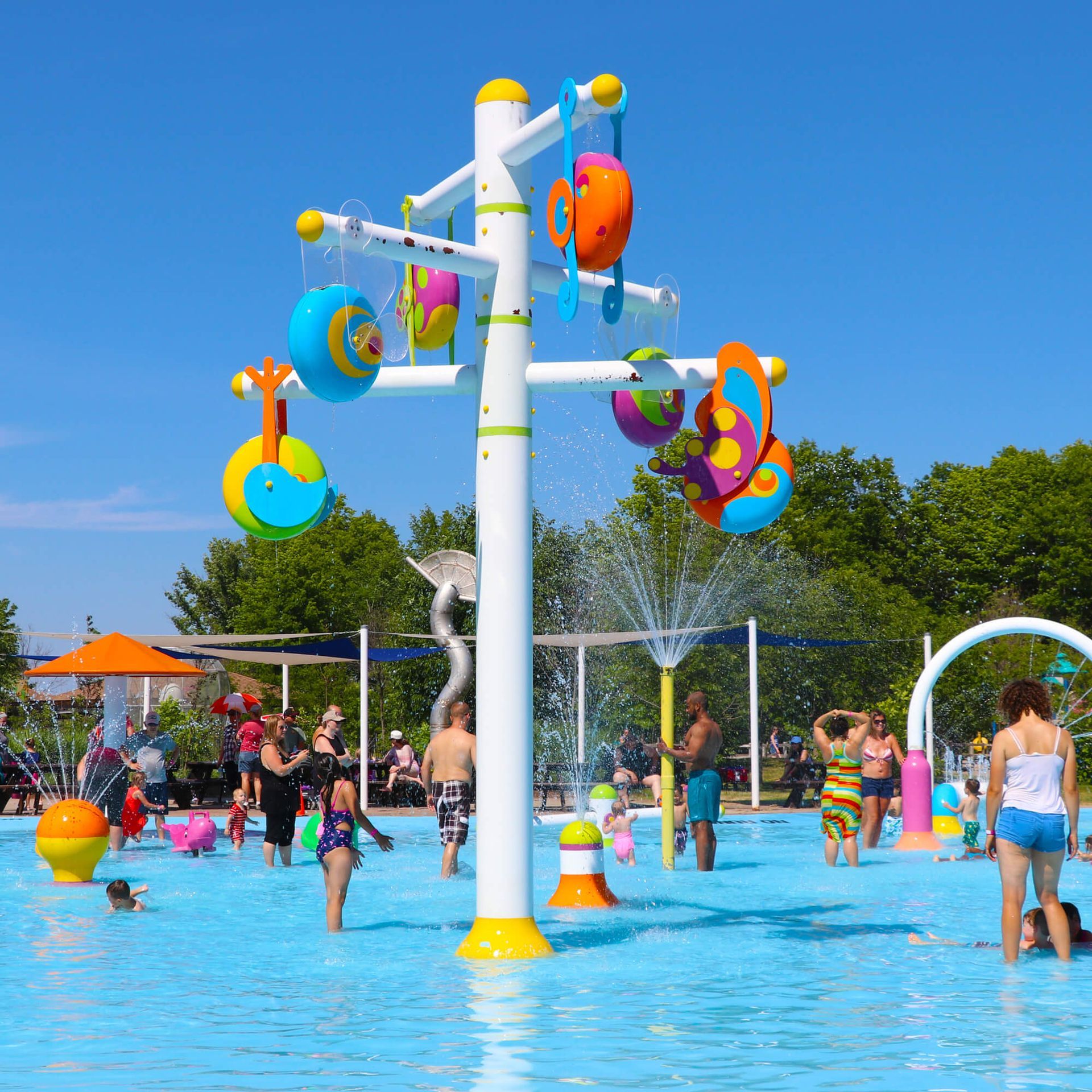 safari niagara splash pad in niagara safari park