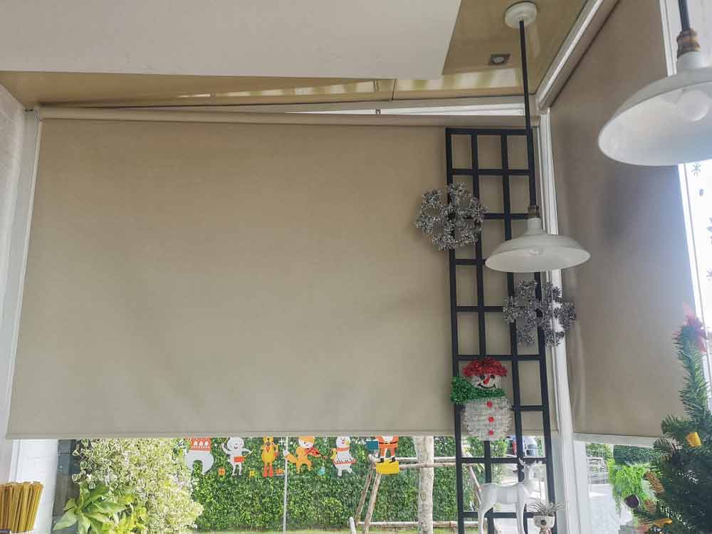 Blockout Blinds Use For Sun Protection — Studio Curtains & Blinds in Mount Gravatt, QLD