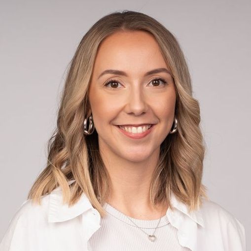 Annika Schaffer, Vogel IT-Akademie