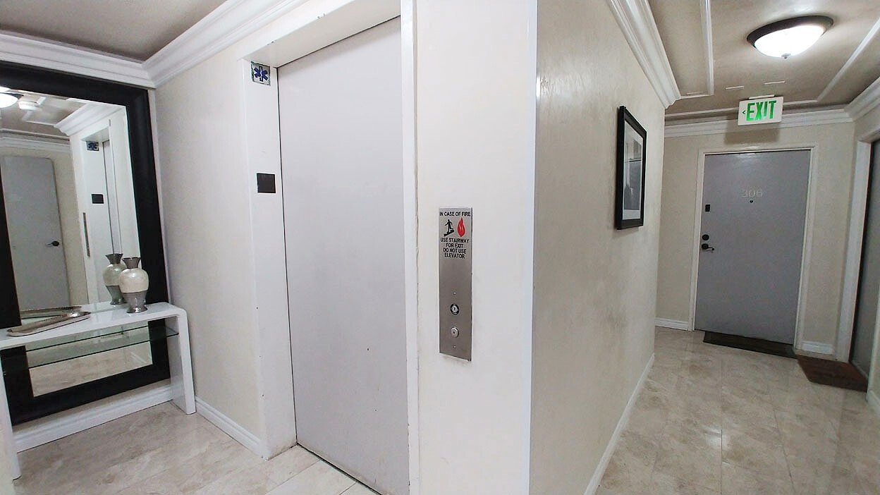 Villa De Adel B.A. Management