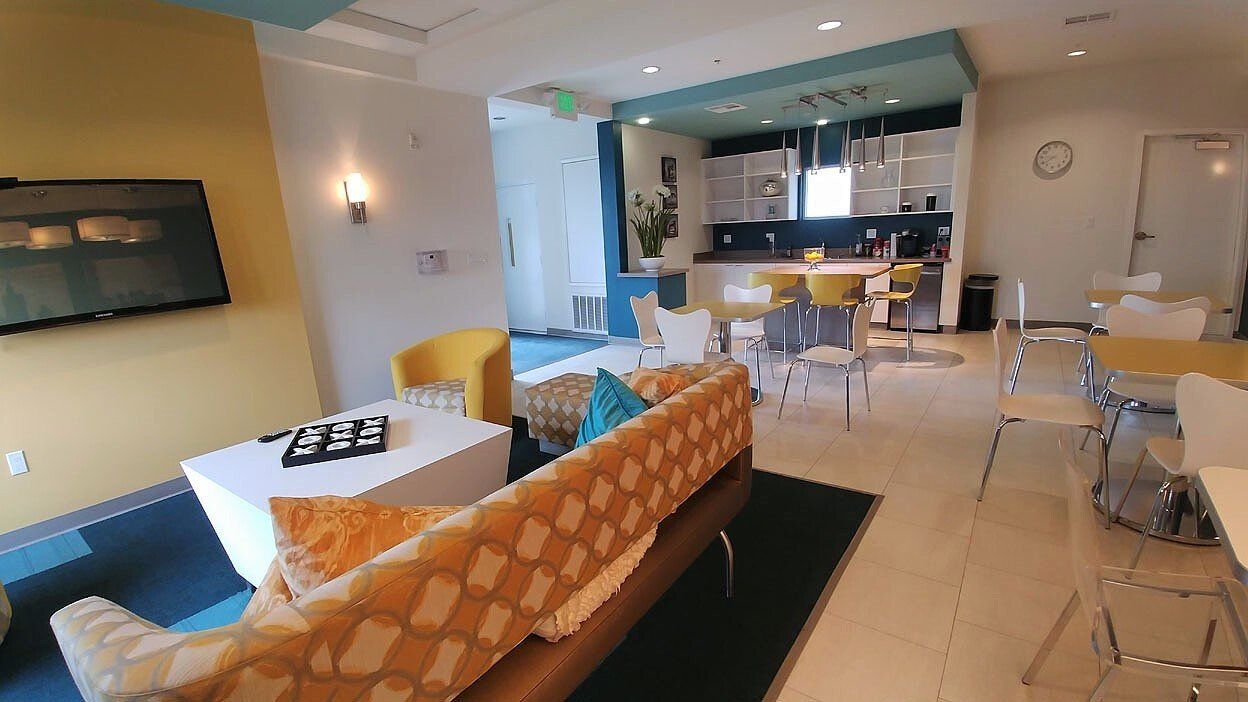 ALMERÍA TOWNHOMES inside