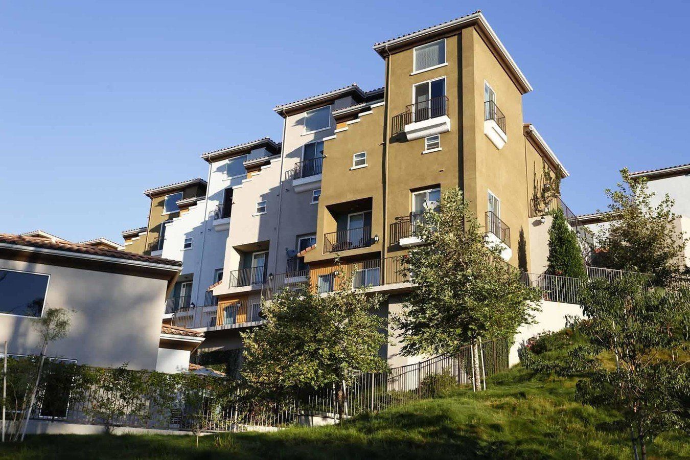 ALMERÍA TOWNHOMES exterior