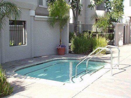 Alcantara Apartment Homes pool