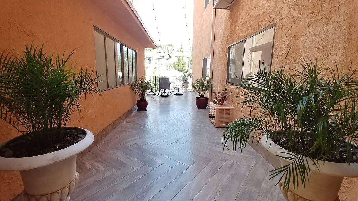 five star suites exterior