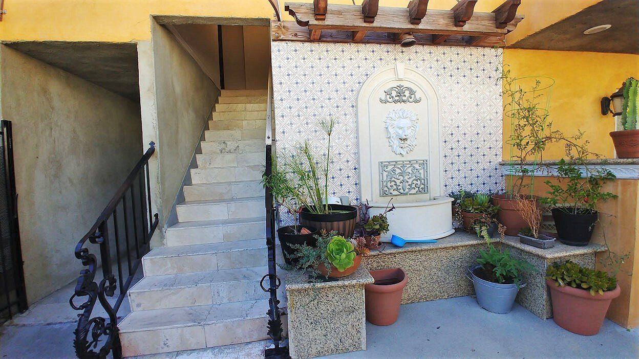 20/20 villa exterior