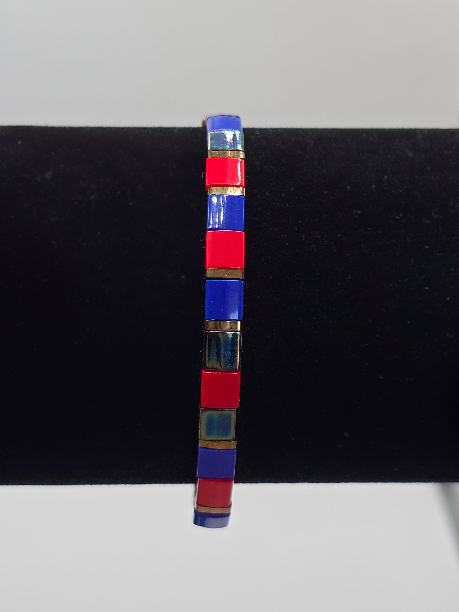Blauw en Rode Armband