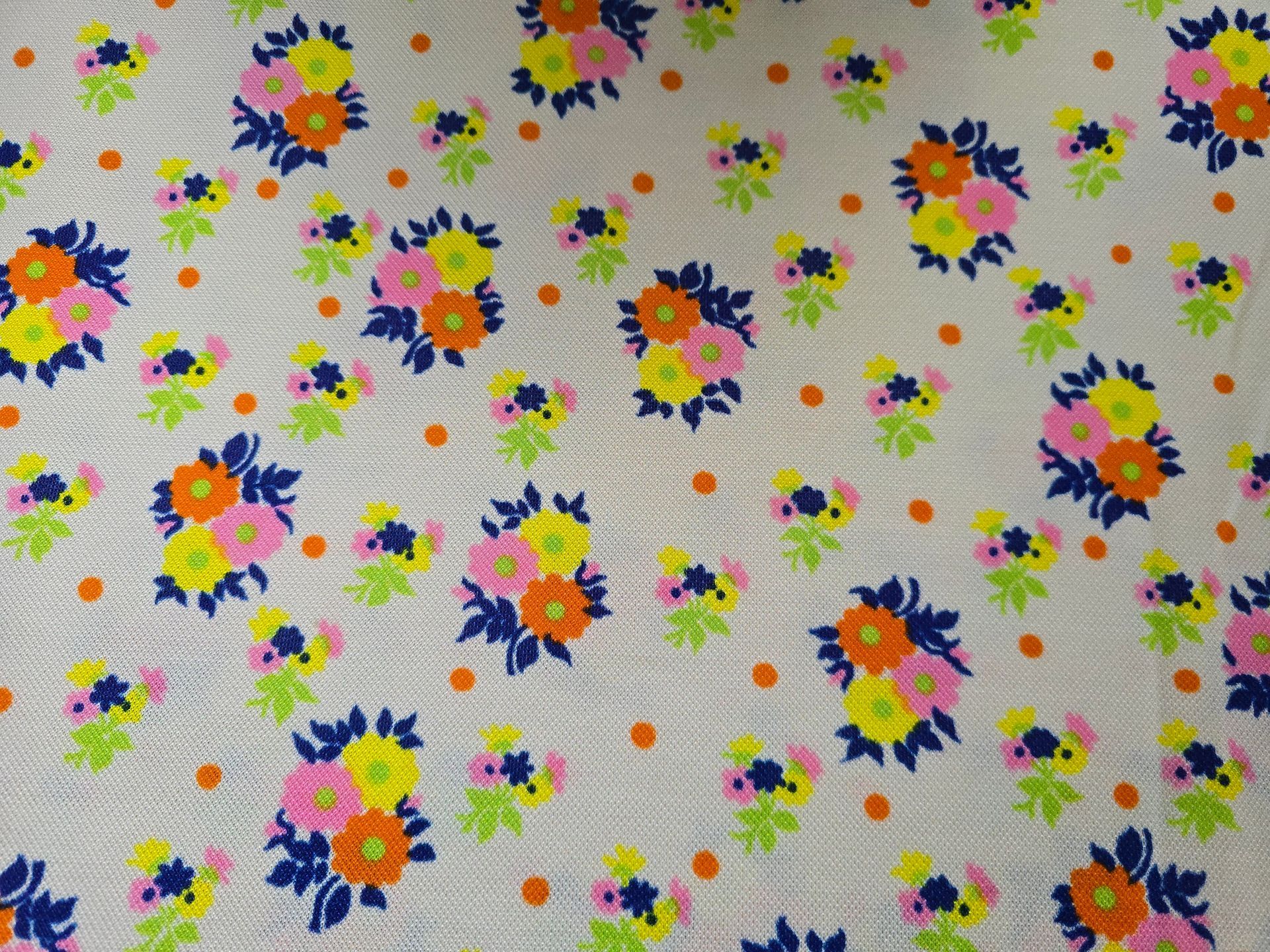 Trevira 2000 Wit met bloemetjes