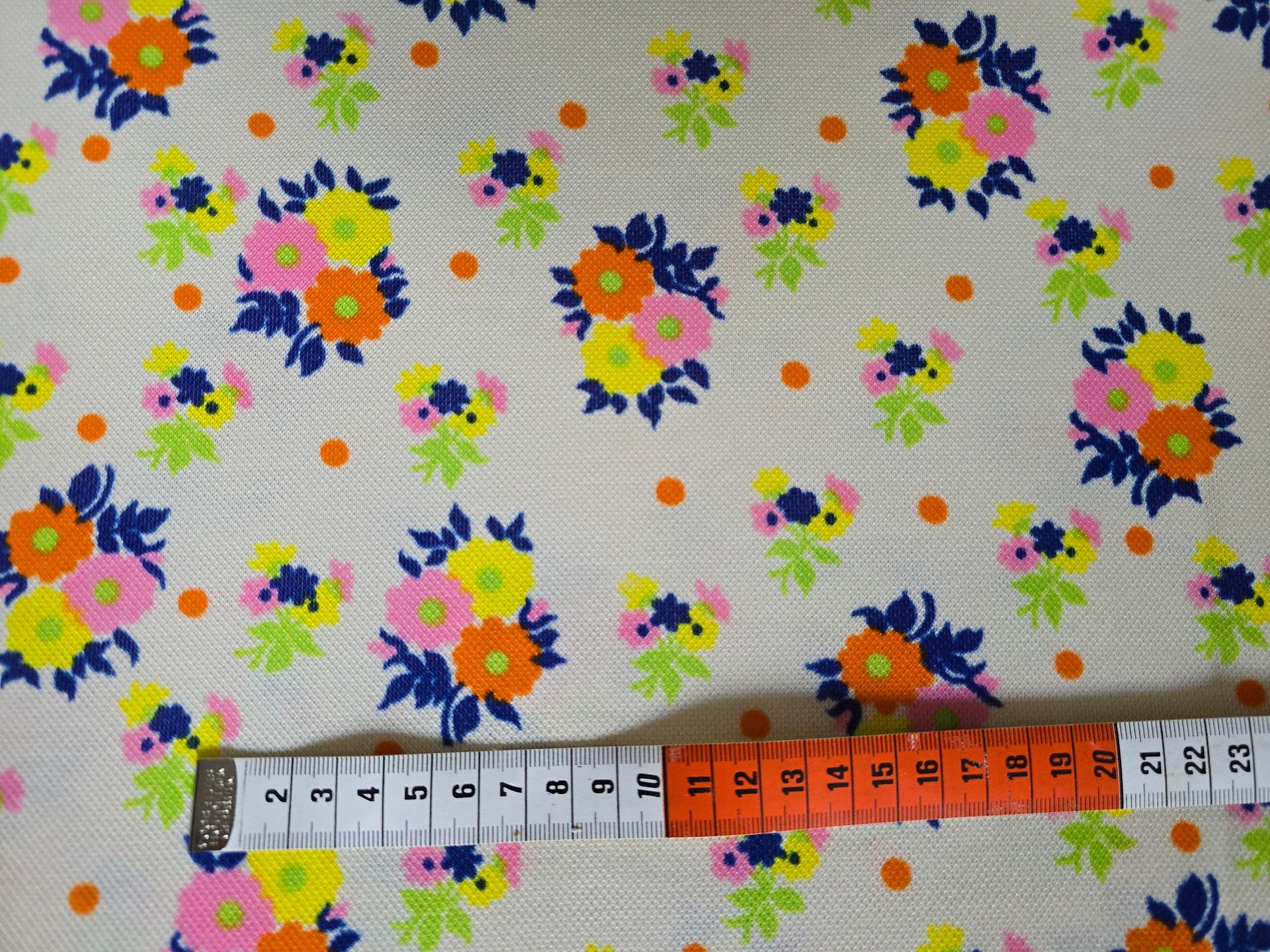Trevira 2000 Wit met bloemetjes