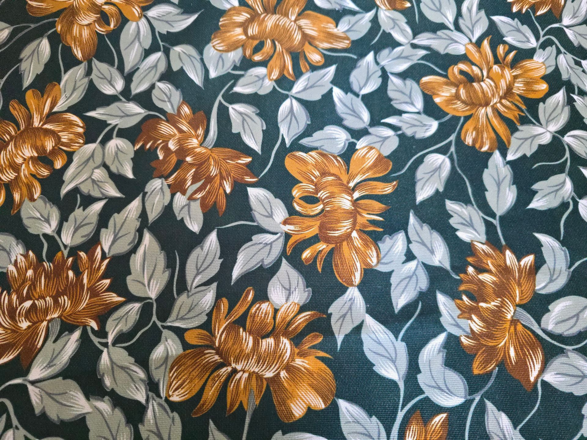 Trevira 2000 Groene bladeren met bruine bloemen