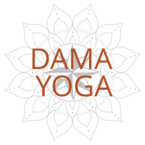 Logo pour Dama Yoga : texte en marron, superposé sur un motif de mandala gris.