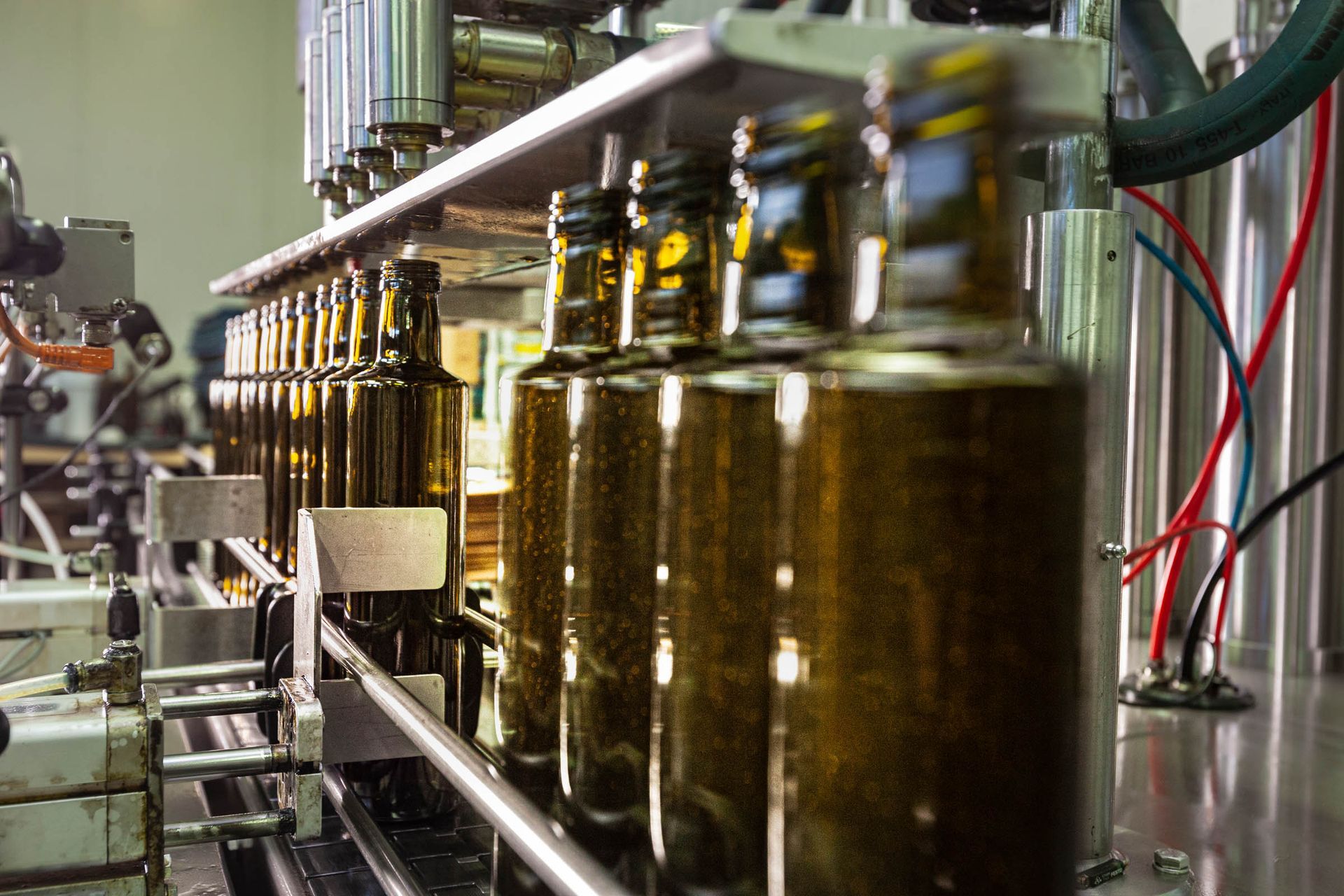 Bottle filling on the Kasan production line