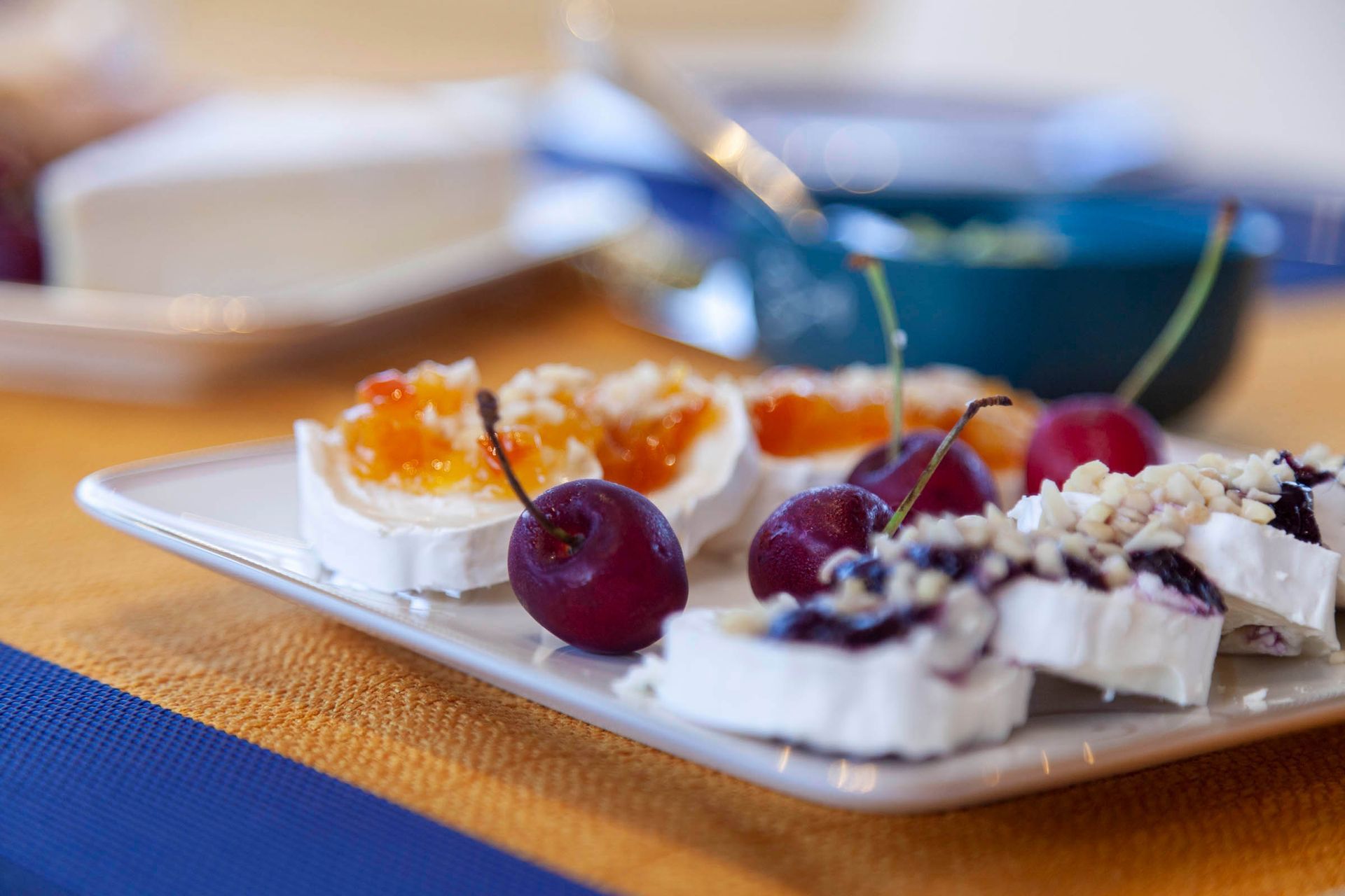 Outdoor dining service aboard sailing yacht Nefesh