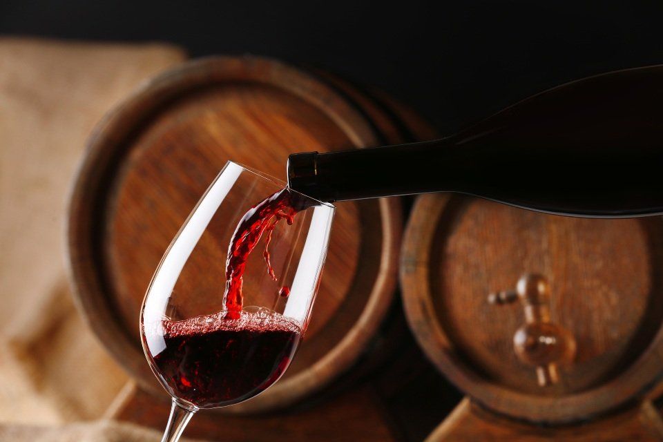Enologico, con riscaldatori elettrici per il vino