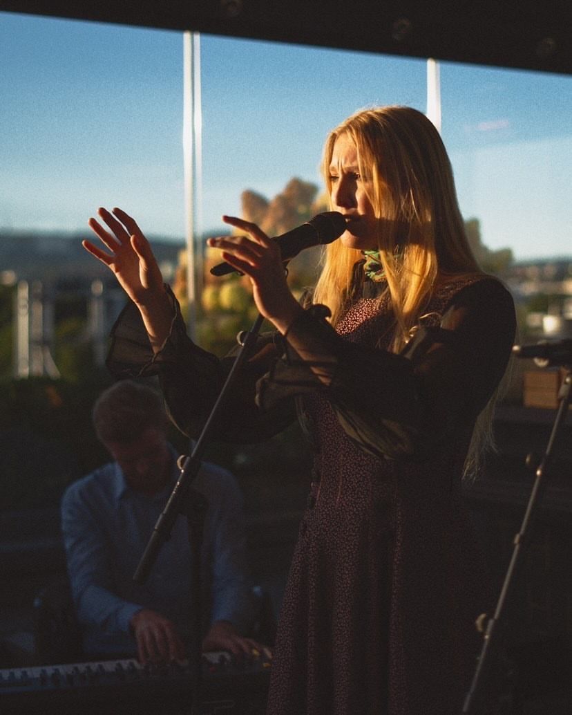 Vaarin norwegian folk pop artist live concert at The Thief