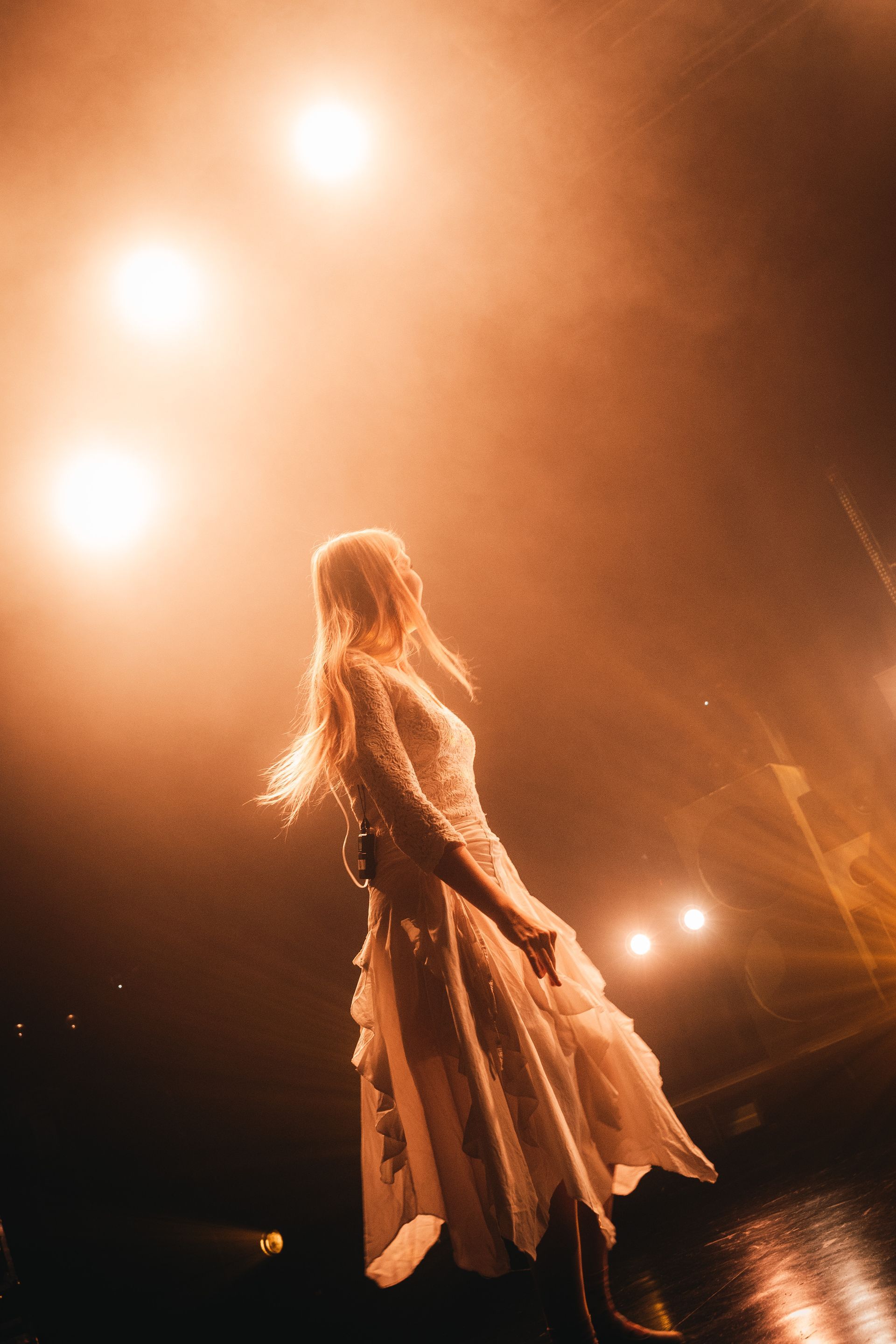 Vaarin norwegian folk pop artist live at Senturm Scene