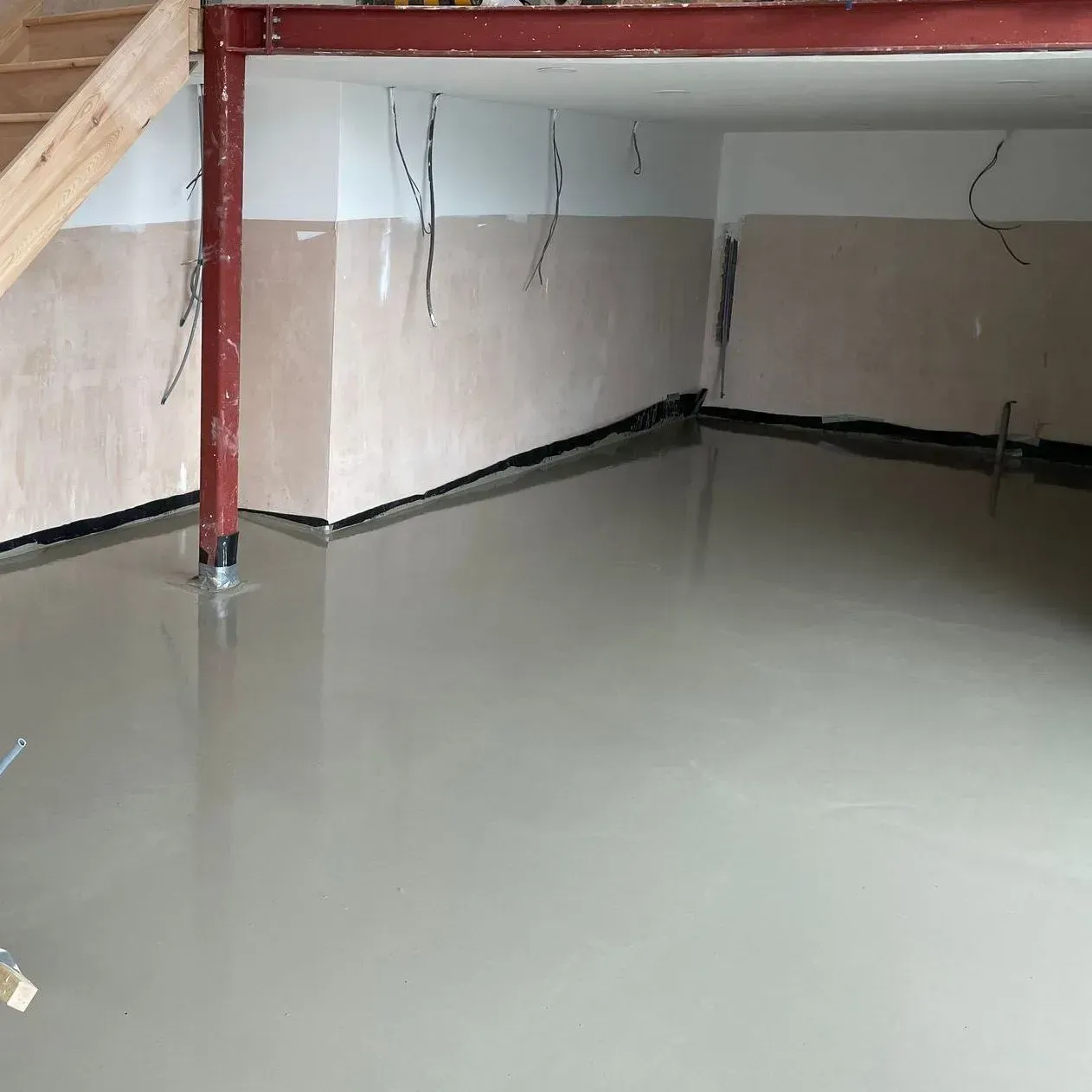 Freshly laid latex screed floor.
