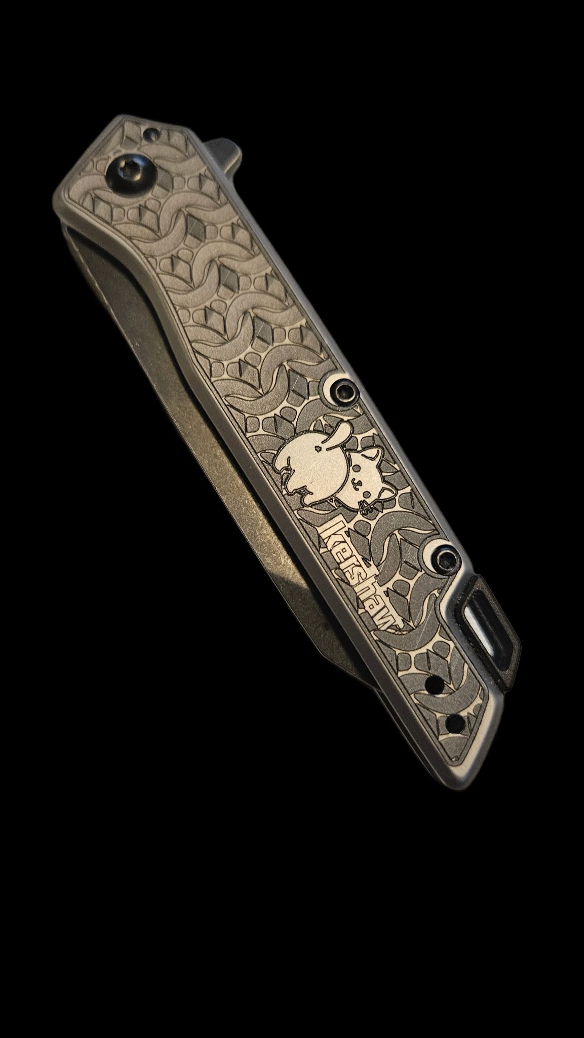 engraves metal