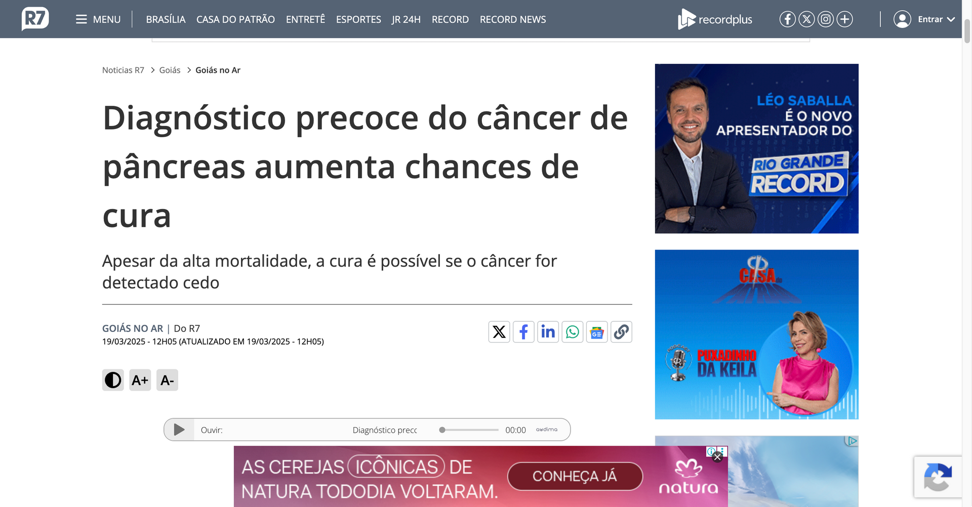 Tela branca em branco com um pequeno espaço reservado cinza representando uma imagem quebrada no centro.