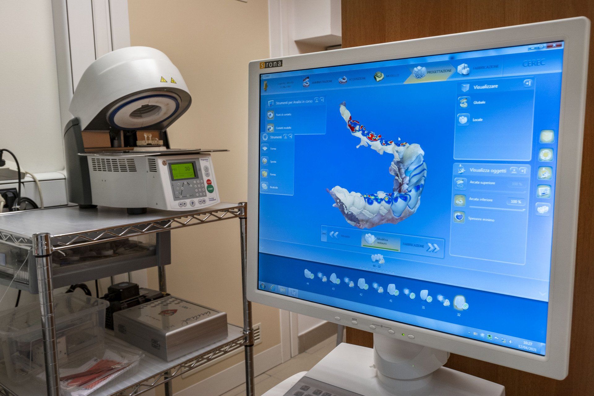 Attrezzatura da laboratorio odontotecnico