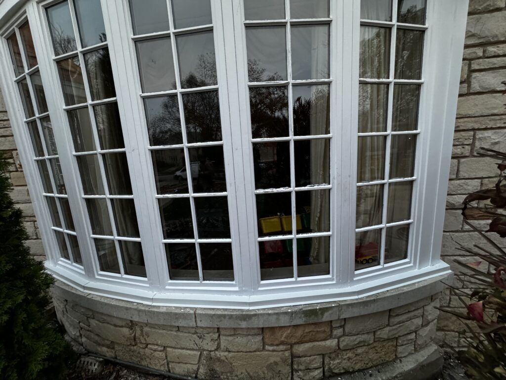 what are bay windows, cost, replacement, installation, ideas, bay vs bow, kitchen bay window, blnds