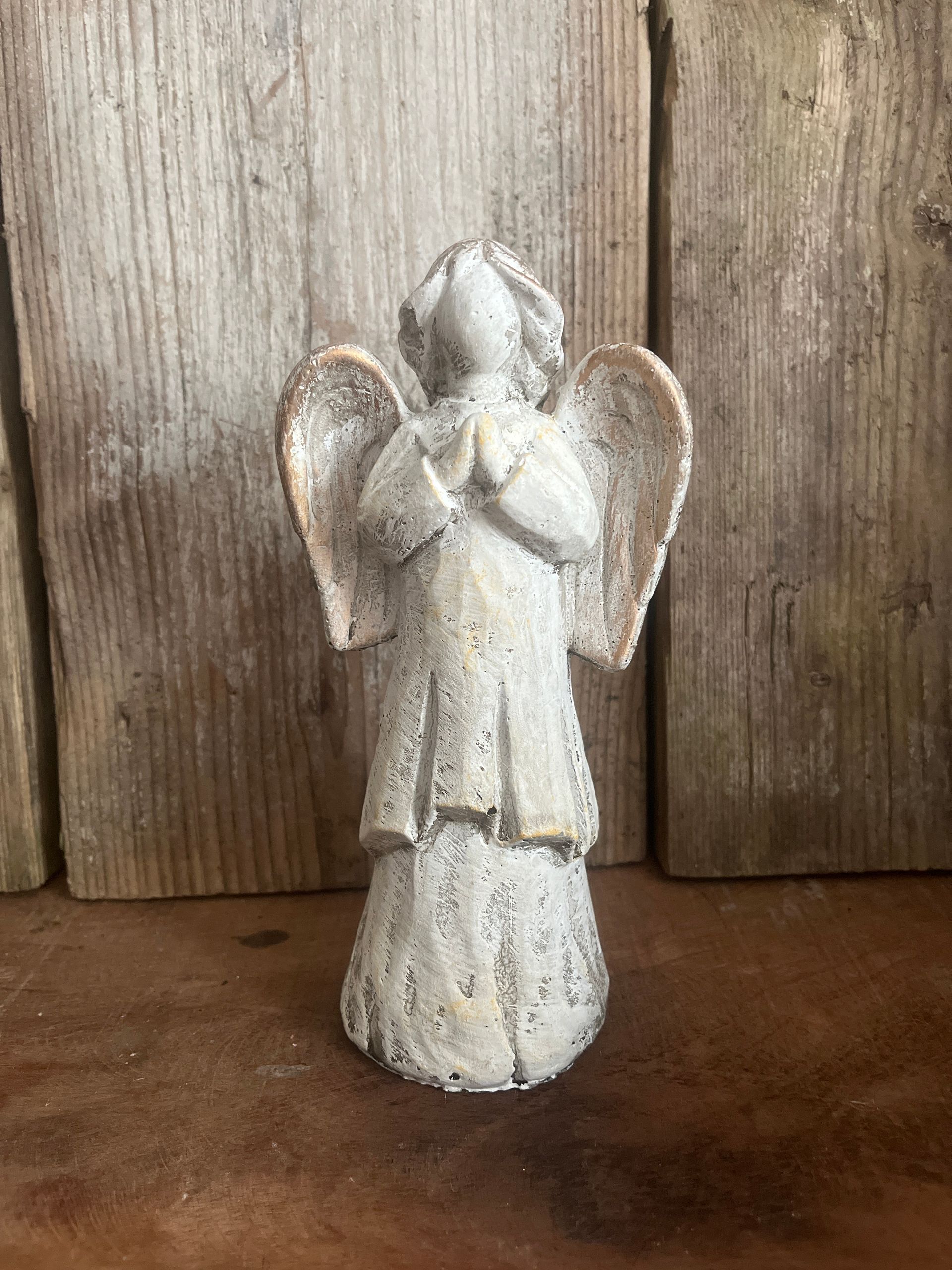 Engel off white en goud accenten