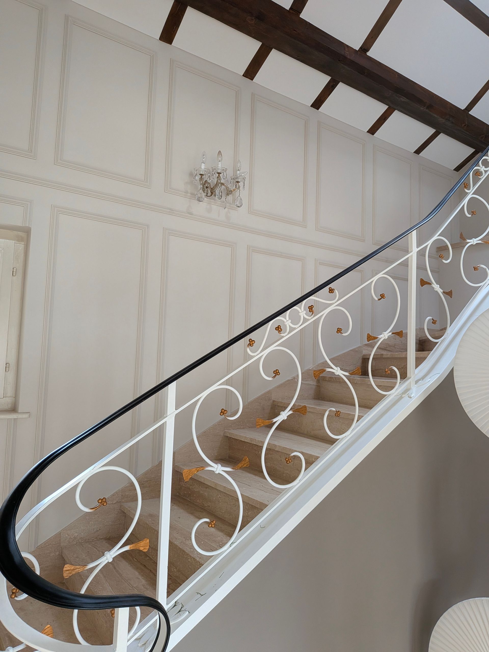 peinture conthey moulures décoration valais
