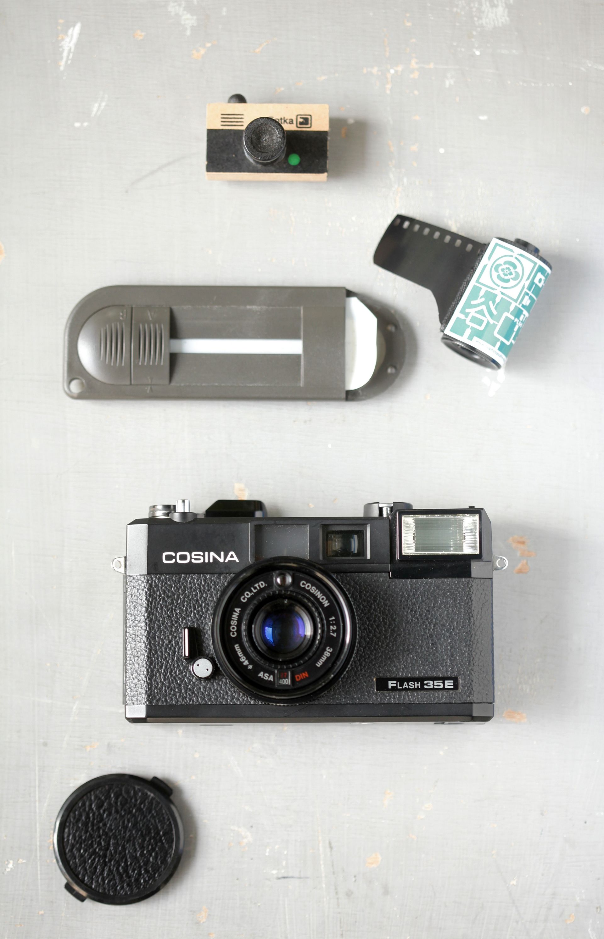 Cosina Flash 35E