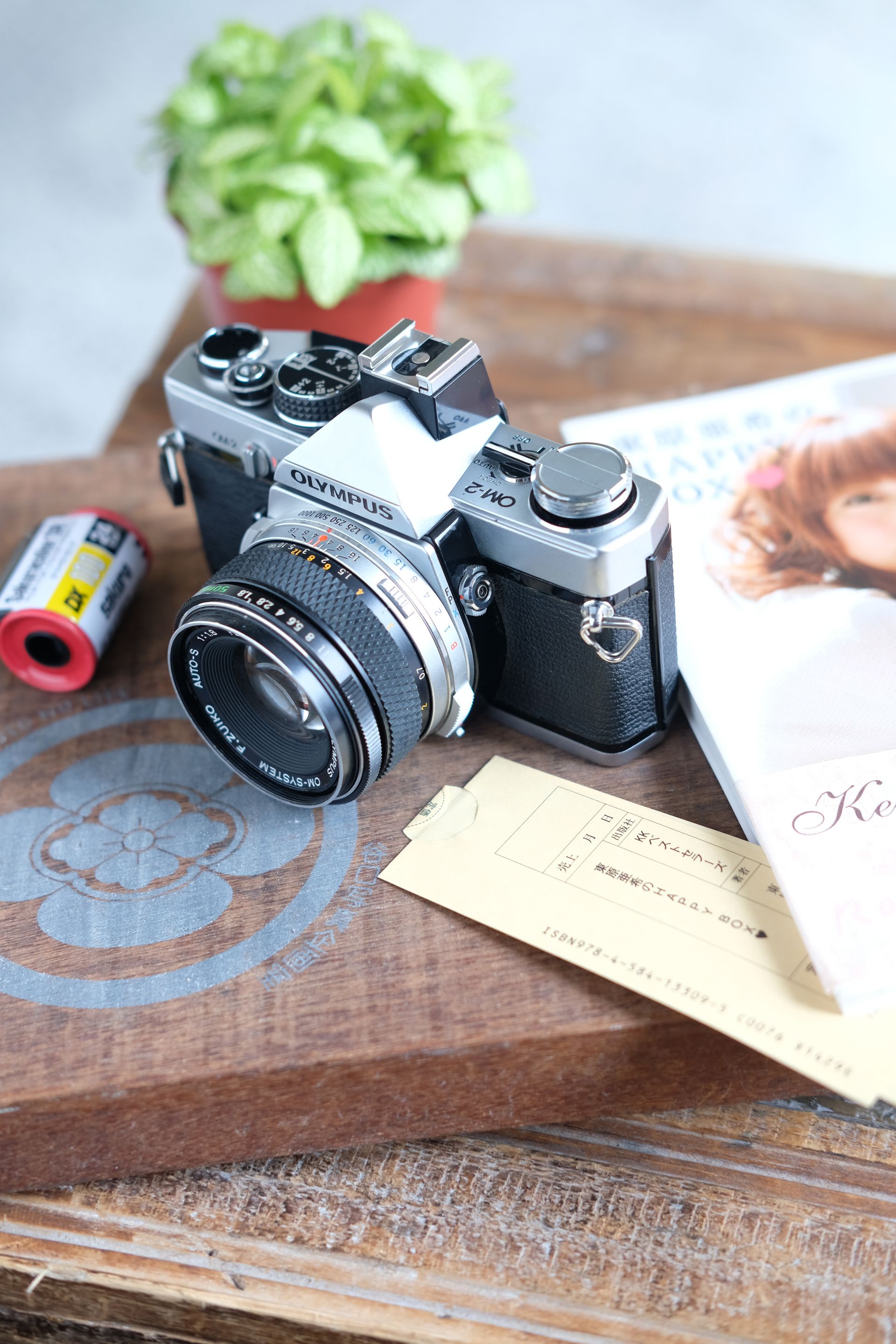 OLYMPUS OM-2