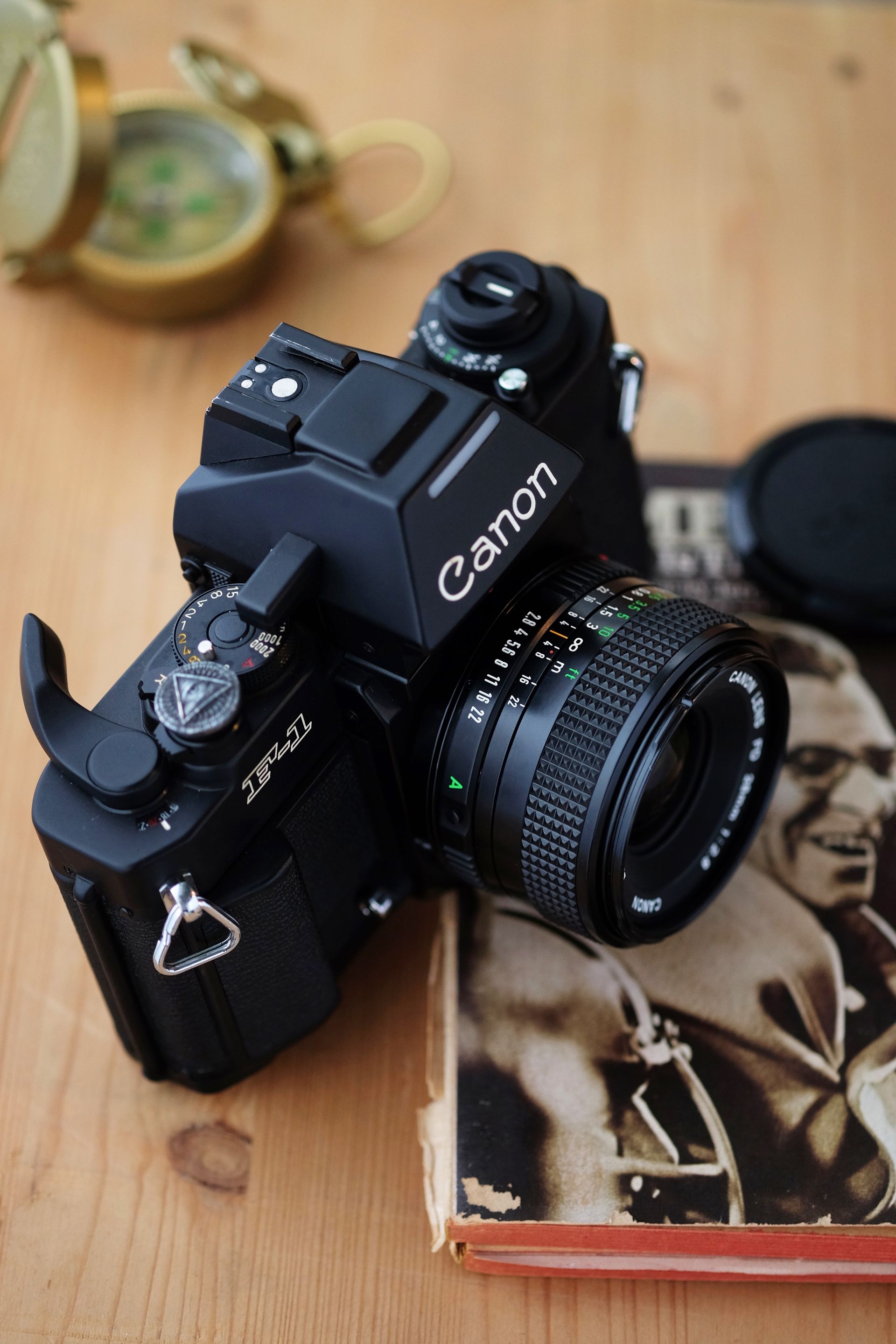 CANON NEW F-1