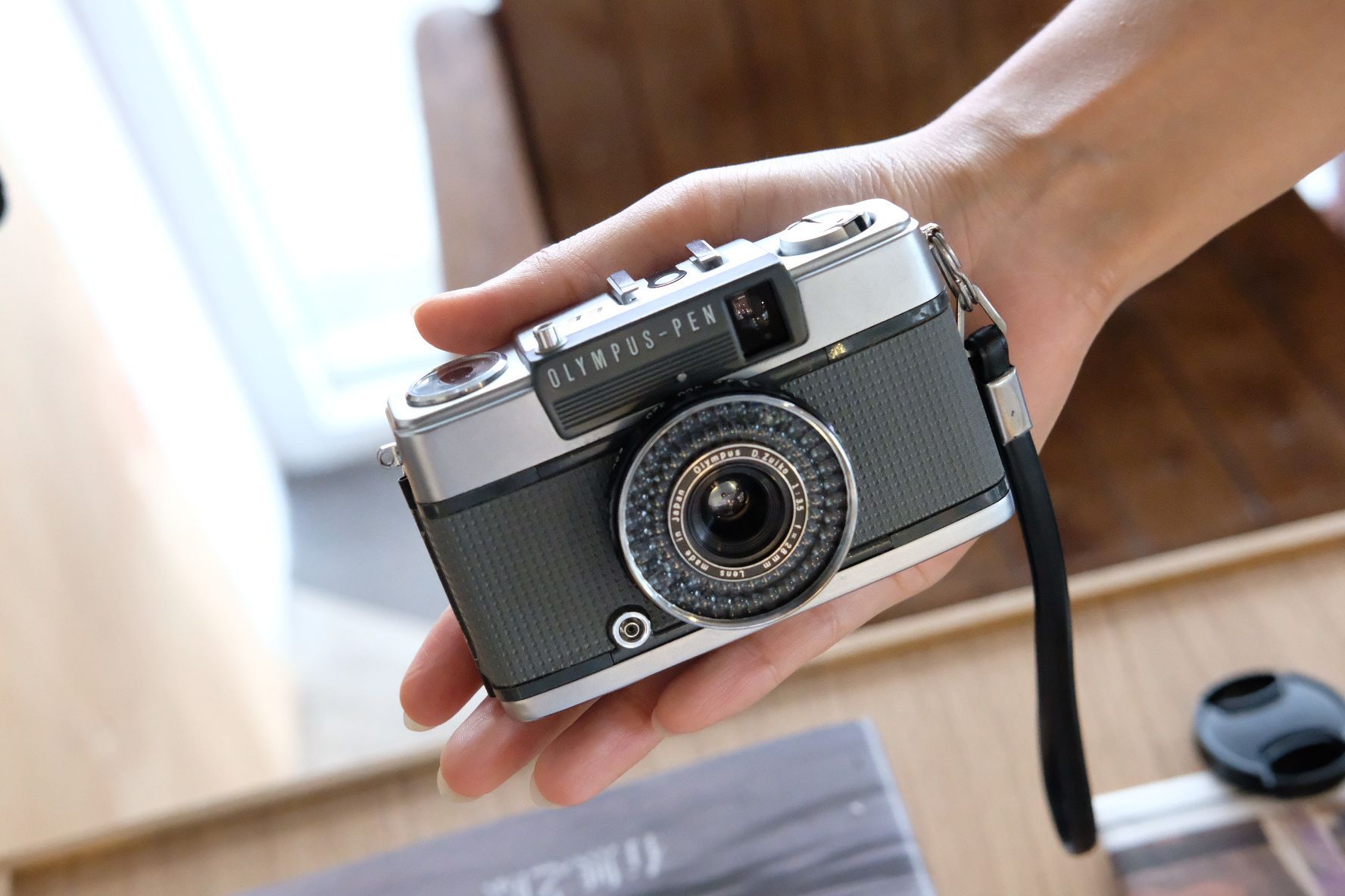 OLYMPUS PEN EE2