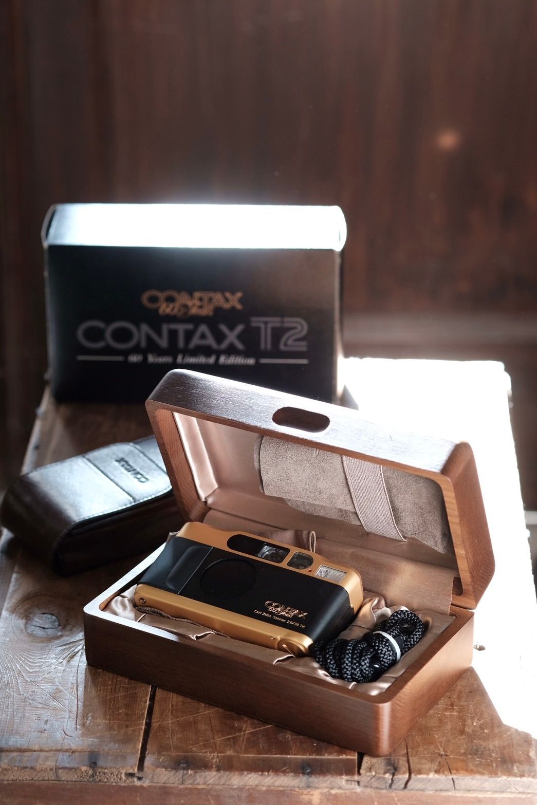 CONTAX T2 GOLD 60 YEARS LIMITED EDITION