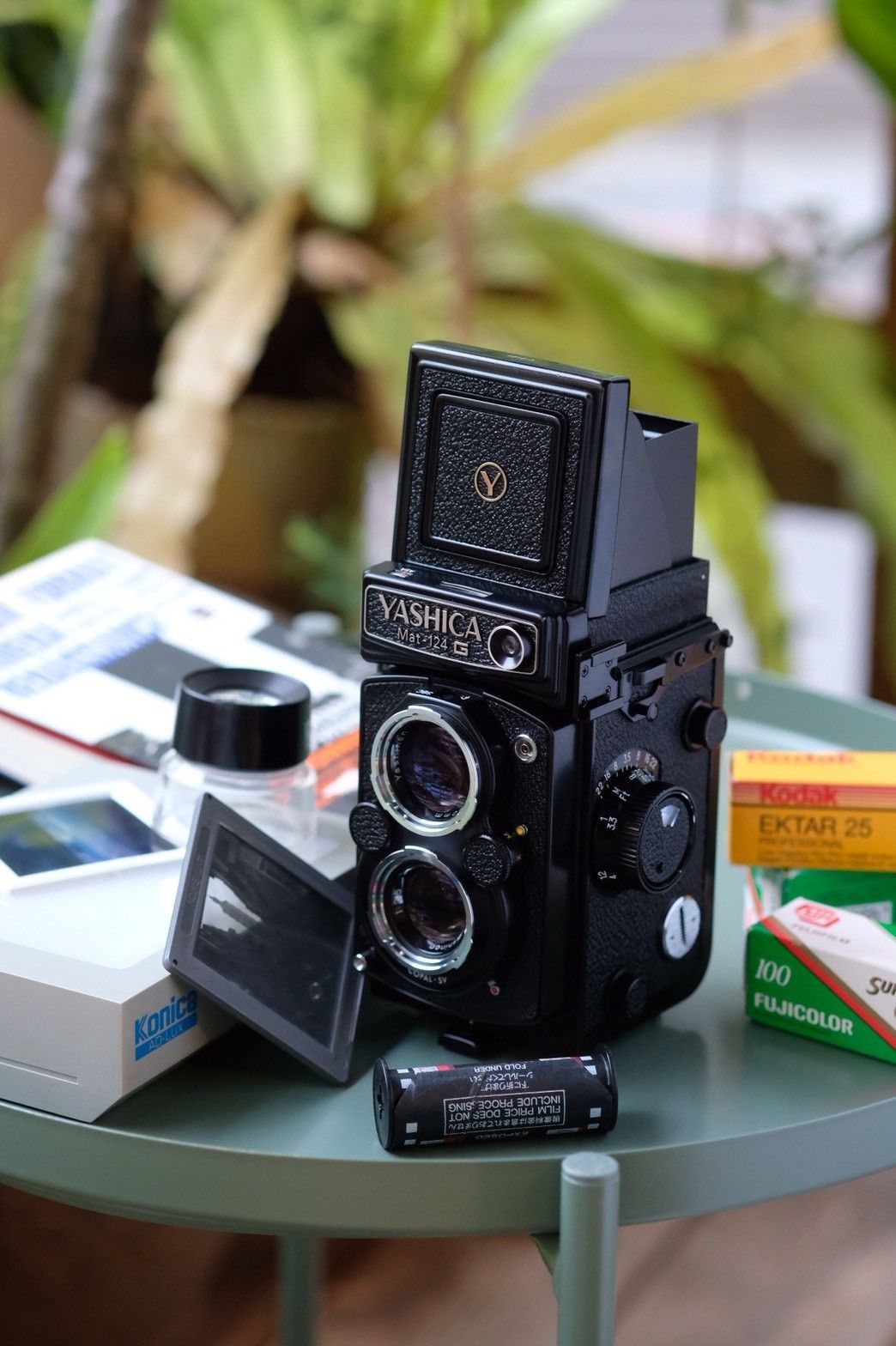 YASHICA MAT 124G