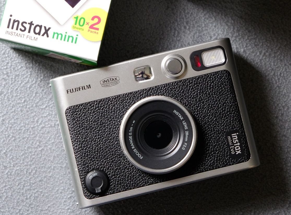 FUJIFILM instax mini  EVO 拍立得(送一盒相紙)