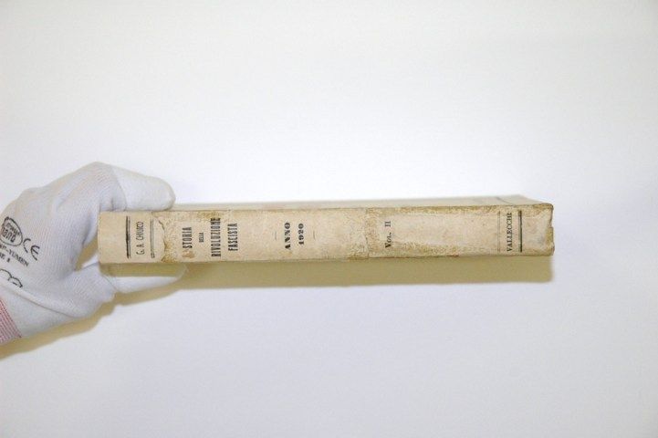 ProprietĂ privata Volume a stampa Dopo il restauro