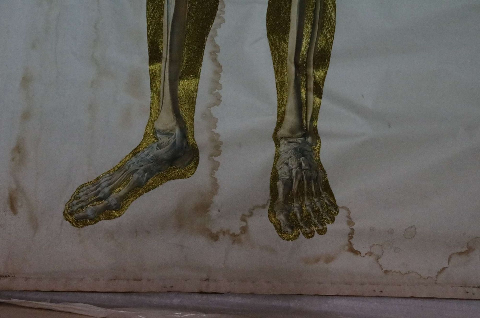 particolare piedi restauro arte contemporanea Soseishi Torino