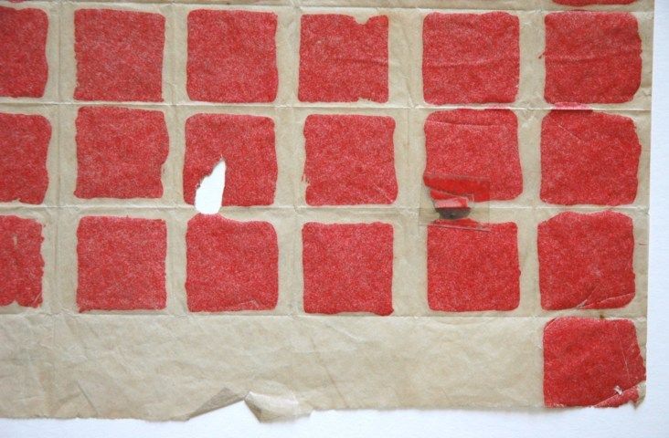 Collezione dell’artista - Castagno L. “Carta piegata” (1965) – Smalto su carta velina - Prima del restauro - Lacuna a carico del supporto e nastro adesivo al verso