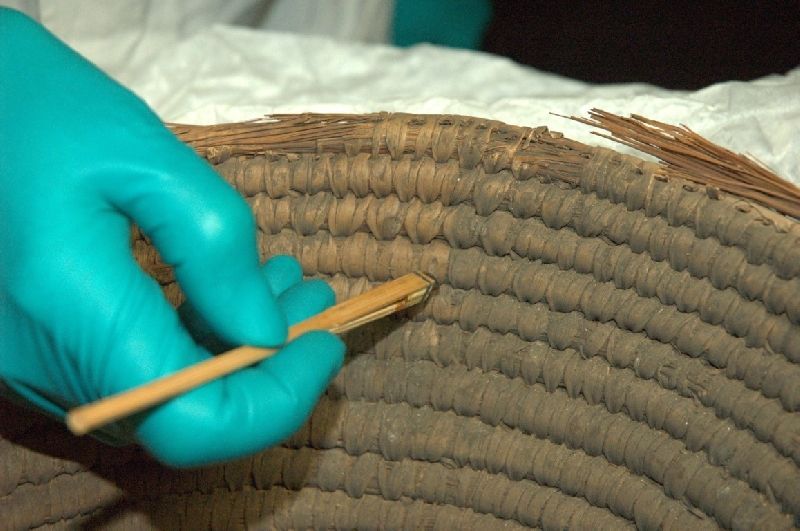 Fondazione Museo delle antichitĂ egizie di Torino Ceste funerarie Spolveratura con pennello e microaspiratore