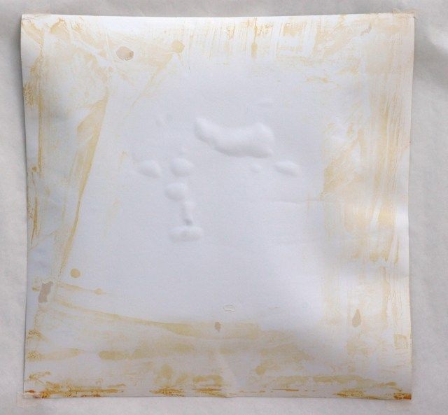 Collezione privata Mulas U. Lucio Fontana Stampa alla gelatina bromuro d’argento su carta baritata Prima del restauro Residui di adesivo al verso e deformazione superficiale prodotta dalla pellicola adesiva incollata