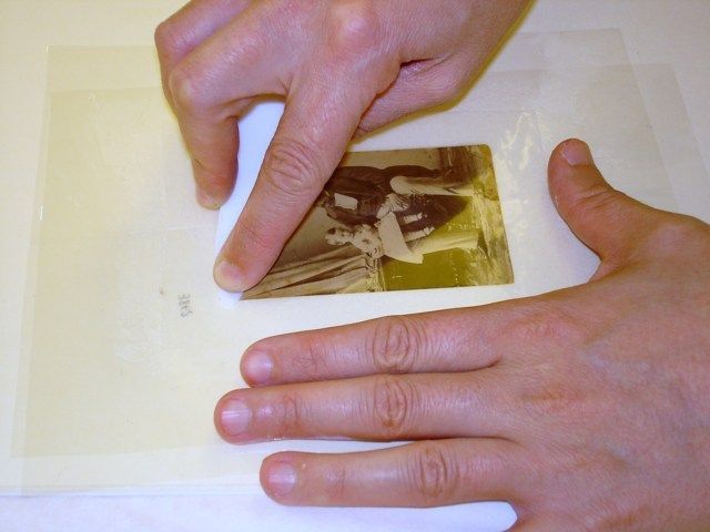 Gabinetto delle stampe e Archivio fotografico di Palazzo Braschi, Roma Fondo Negro Album fotografico Stampa all’albumina Durante il restauro Velatura totale con velo giapponese e Klugel