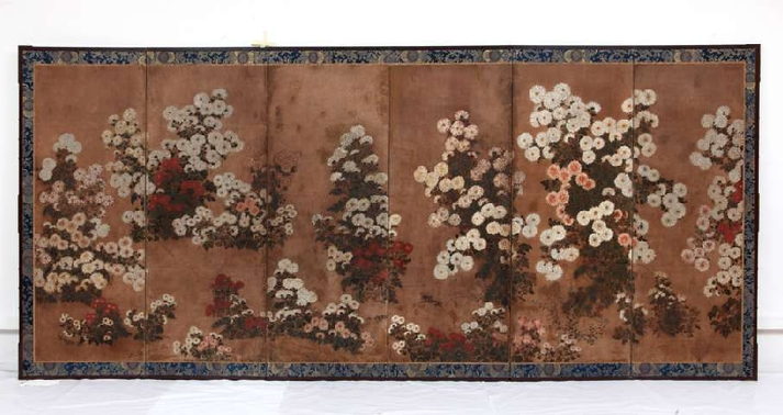 Museo d’Arte Orientale di Torino Coppia di paravento giapponesi raffiguranti Crisantemi Dopo il restauro