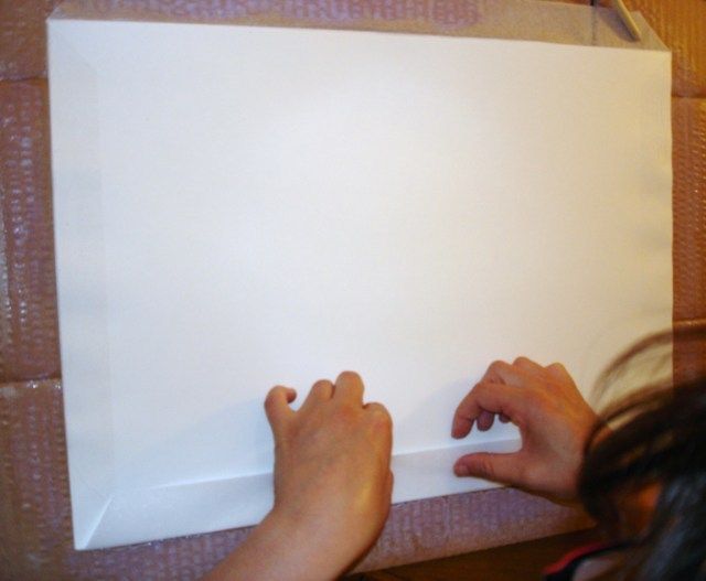 Collezione privata Vito Acconci Stampe cromogene su carta politenata Durante il restauro Montaggio della stampa fotografica su un cartoncino senza riserva alcalina mediante i finti margini in PLP4 con Plextol B500
