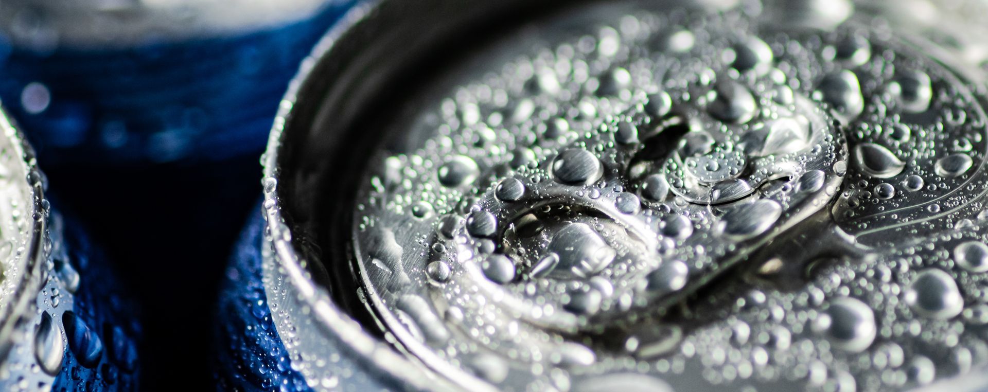 drinks can close up
