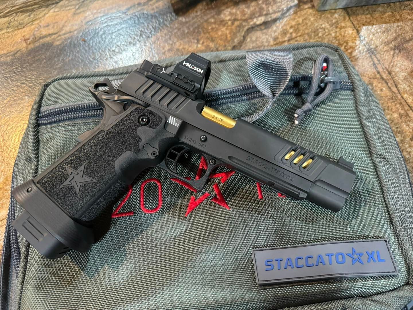 guns