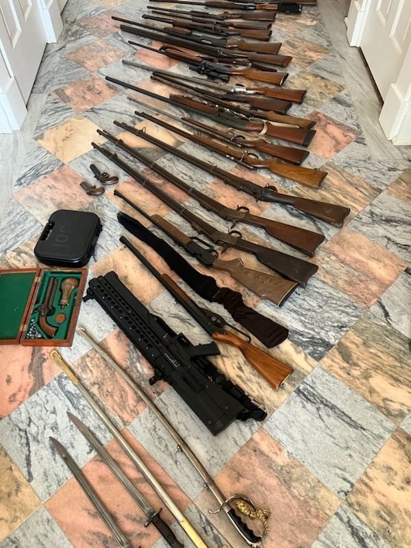 guns image