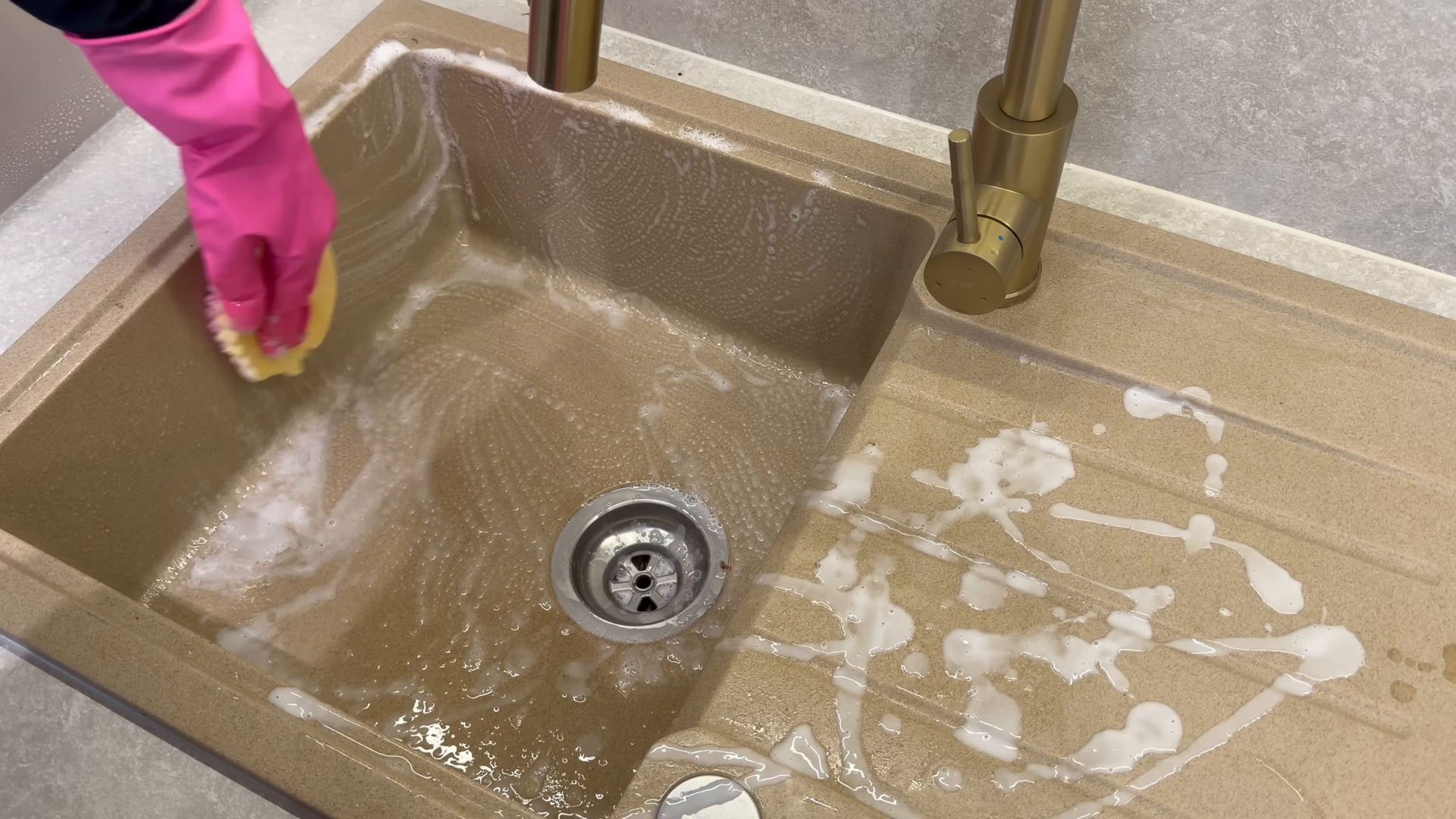 Freshly cleaned Chinatown Manhattan apartment — surprise cleaning gift card for family and friends
